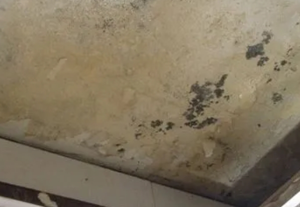 台前阳台漏水维修公司分享下台前卫生间渗水维修需要注意哪些问题。
